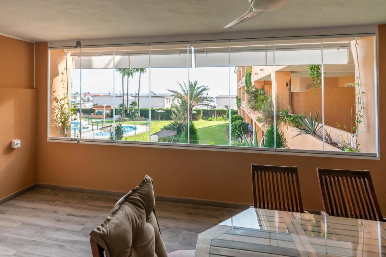 Beachside Paradise: Stylish 3br Near The