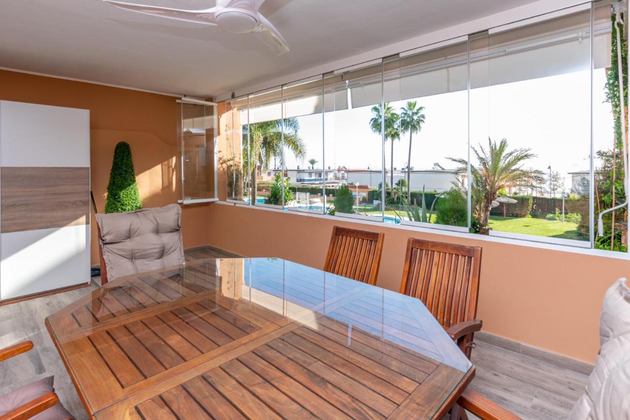 Beachside Paradise: Stylish 3br Near The Apartament