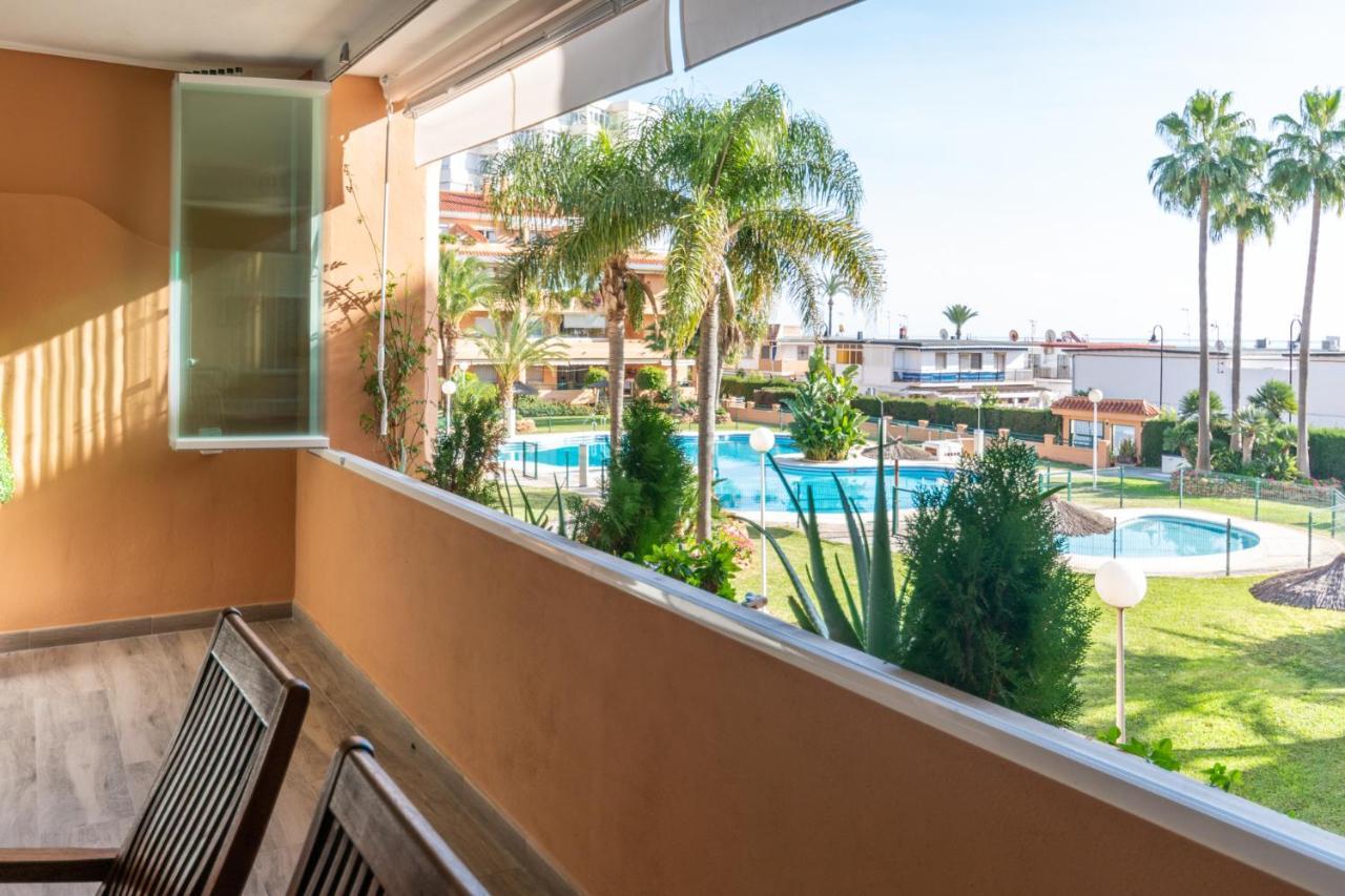Beachside Paradise: Stylish 3br Near The *